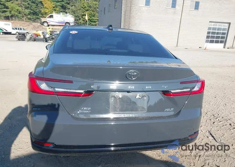 2025 Toyota Camry Xle из США, поврежденный, VIN 4T1DBADK2SU503176